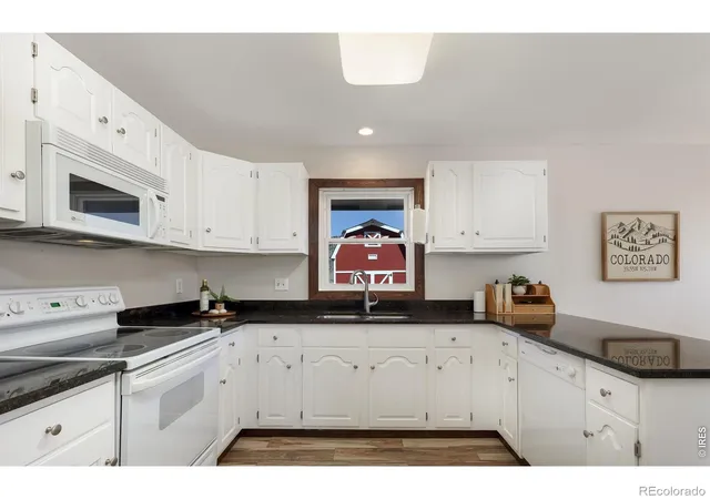 3rd image of 1050 Sunrise Dr, Lyons, CO 80540 | MLS# IR1054915