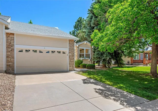 Photo 2 of Townhouse for sale at 4 Shetland Ct, Highlands Ranch, CO 80130 | MLS# 8381415 | Listing updated on 2026-09-25
