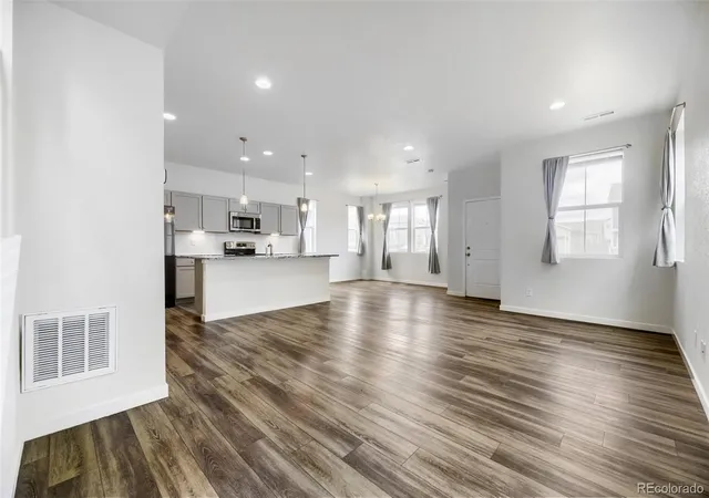 4th image of 28435 E 8Th Ave, Watkins, CO 80137 | MLS# 8345476