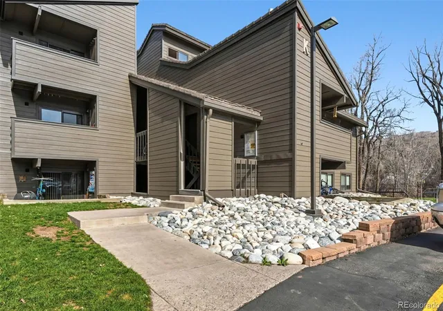 Homes for sale in Avon, CO | 1061 1 W Beaver Creek Boulevard, Avon, CO 81620 | Houzeo
