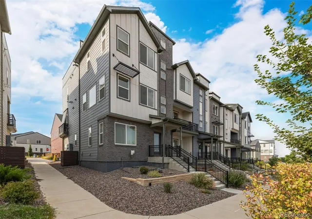 Photo 3 of Townhouse for sale at 16586 Shoshone Pl, Broomfield, CO 80023 | MLS# 7387103 | Listing updated on 2026-09-16