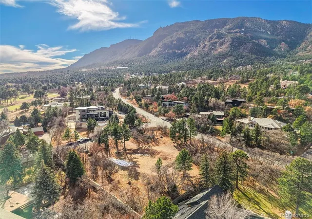 2nd image of 32 Penrose Ln, Colorado Springs, CO 80906 | MLS# 4141560