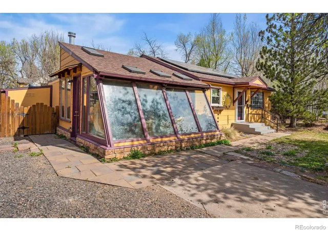 3rd image of 924 Sycamore St, Fort Collins, CO 80521 | MLS# IR1055128