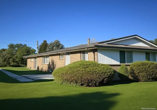 22nd image of 11036, 11038 E 4th Wy, Aurora, CO 80010 | MLS# 6370251