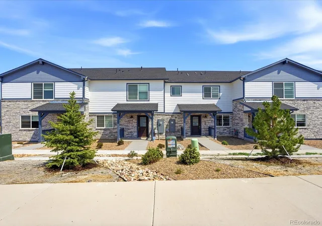 2nd image of 21239 E 65th Dr, Aurora, CO 80019 | MLS# 9067495