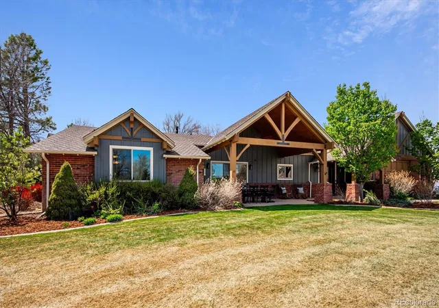 Photo 4 of Single family home for sale at 8830 W Bear Crk Dr, Lakewood, CO 80227 | MLS# 3841574 | Listing updated on 2026-09-17