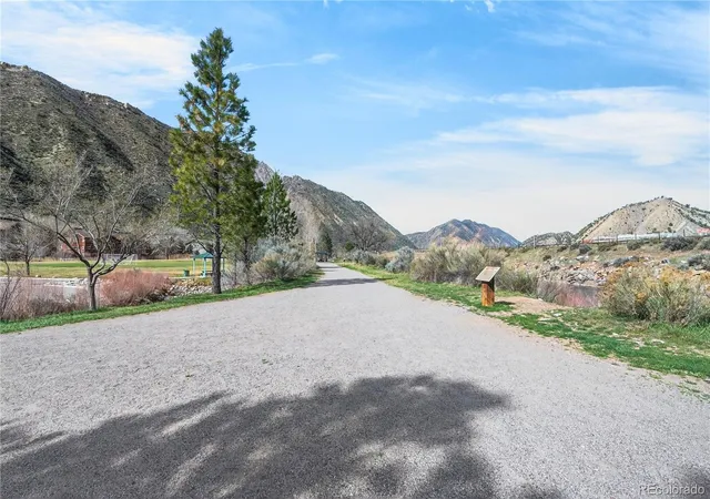 Homes for sale in New Castle, CO | 560 River View Drive, New Castle, CO 81647 | Houzeo