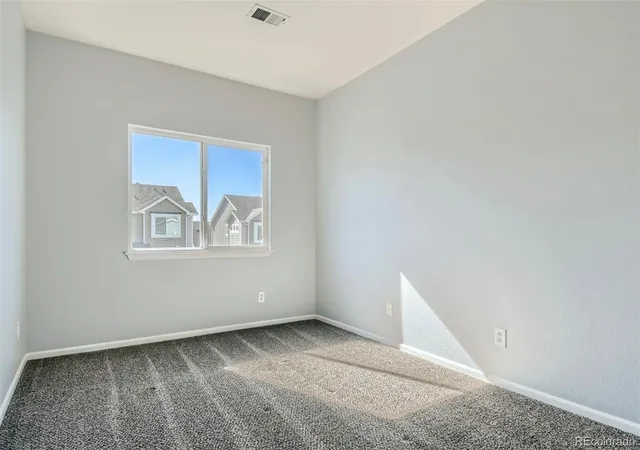 Homes for sale in Commerce City, CO | 14700 E 104th Avenue, Commerce City, CO 80022 | Houzeo