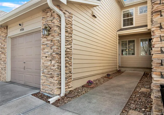 Photo 3 of Sale Pending at 9186 W Phillips Dr, Littleton, CO 80128 | MLS# 1833906 | Listing updated on 2026-08-12