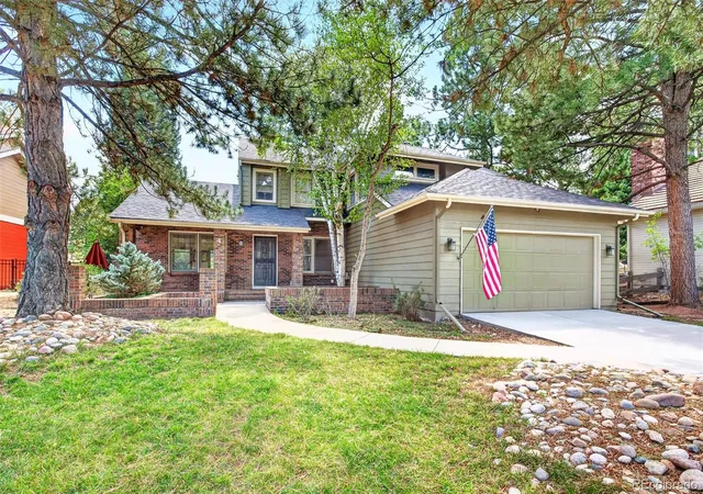 Photo 1 of Single family home for sale at 4 Oakmont Ln, Littleton, CO 80127 | MLS# 4401645 | Listing updated on 2026-10-27