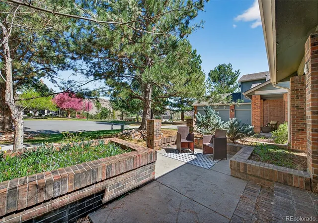Photo 3 of Single family home for sale at 4 Oakmont Ln, Littleton, CO 80127 | MLS# 4401645 | Listing updated on 2026-10-27