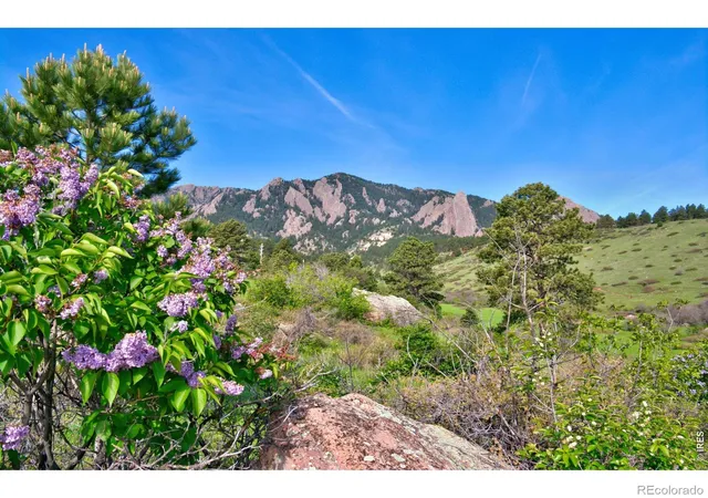 Listing Photo 2 - Condo for sale in building located at 628 Tantra Dr, Boulder, CO 80305