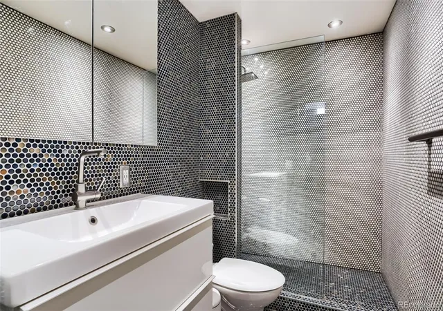 2nd image of 720 16Th St, Denver, CO 80202