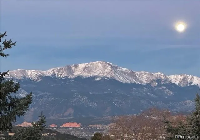 Listing Photo 2 - Condo for sale in building located at 3427 Trenary Ln, Colorado Springs, CO 80918 - Unit #