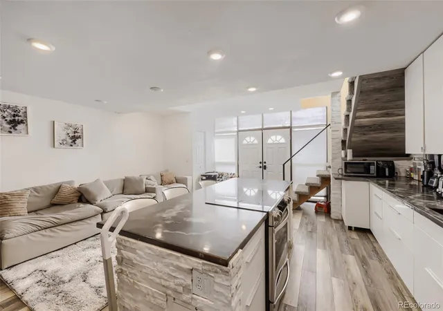 3rd image of 364 S Ironton St, Aurora, CO 80012
