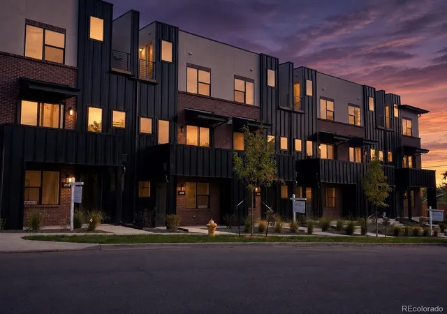 Townhouse for sale at 2128 Applewood Dr, Lakewood, CO 80215 | MLS# 4563350