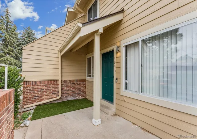 Homes for sale in Aurora, CO | 2181 S Troy Wy, Aurora, CO 80014