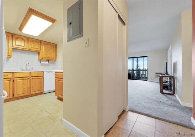 4th image of 14001 E Marina Dr #607, Aurora, CO 80014 | MLS# 2930000