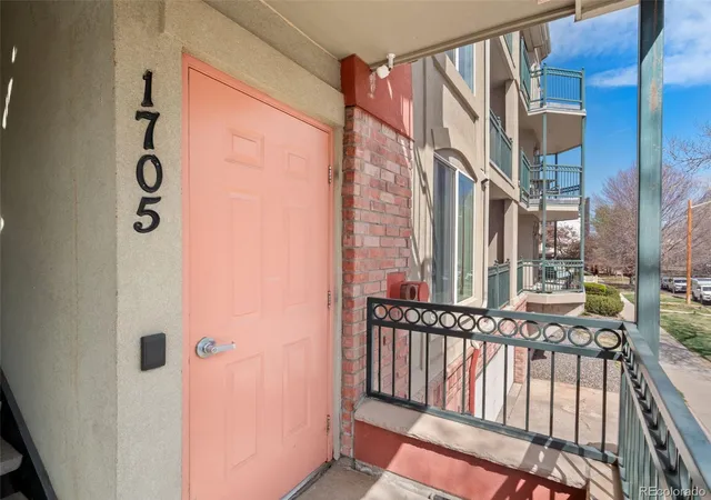 3rd image of 1705 Gaylord St #104, Denver, CO 80206 | MLS# 4283895