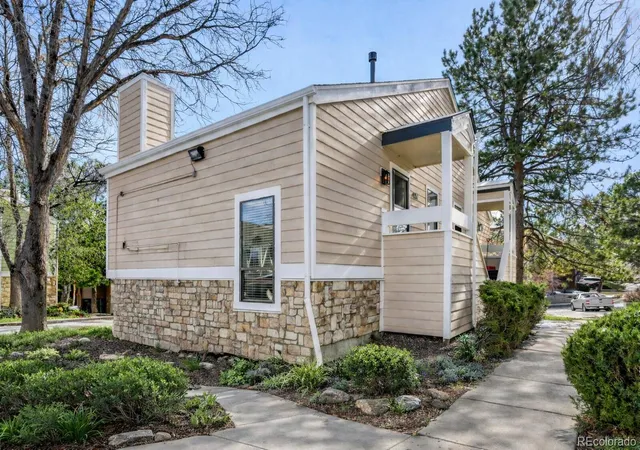 Photo 4 of Townhouse for sale at 4252 S Richfield Way, Aurora, CO 80013 | MLS# 9428192 | Listing updated on 2026-09-15
