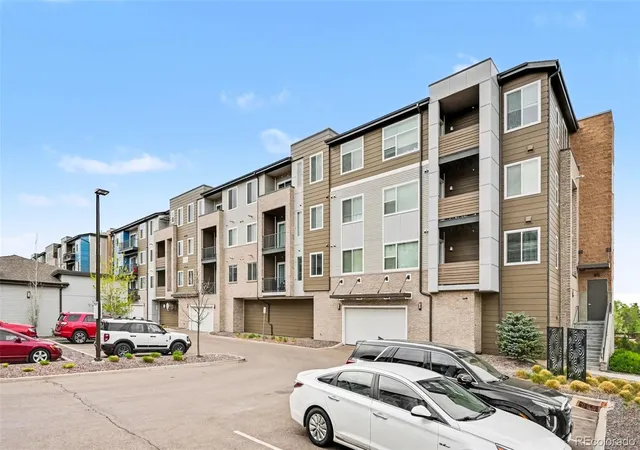 2nd image of 420 E Fremont Pl, Centennial, CO 80122