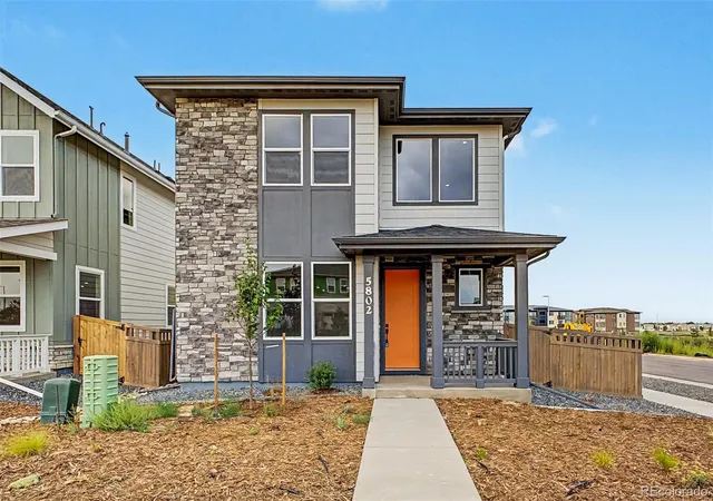 Photo 2 of Single family home for sale at 5802 N Perth St, Aurora, CO 80019 | MLS# 8978851 | Listing updated on 2026-08-04