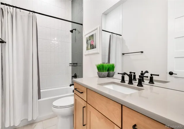 Photo 5 of Single family home for sale at 17255 Crimson Clover Dr, Monument, CO 80132 | MLS# 8807970 | Listing updated on 2026-08-31