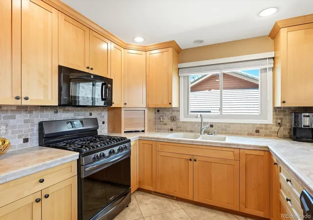 Photo 4 of Townhouse for sale at 16082 Deer Ridge Dr #C, Morrison, CO 80465 | MLS# 3944749 | Listing updated on 2026-08-29