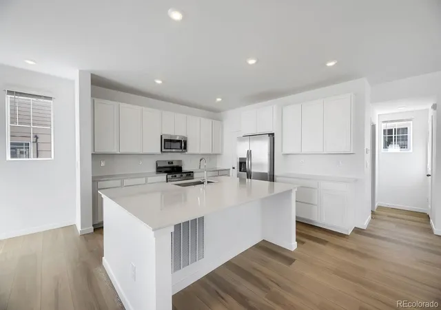 Photo 3 of Single family home for sale at 7440 Whiteclover Ln, Littleton, CO 80125 | MLS# 4799149 | Listing updated on 2026-10-29
