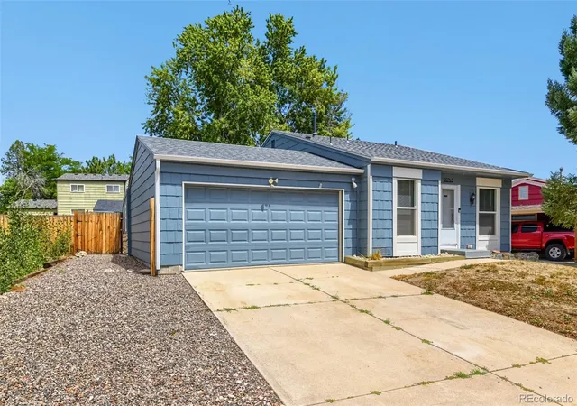 2nd image of 20765 E Buchanan Dr, Aurora, CO 80011 | MLS# 7881814