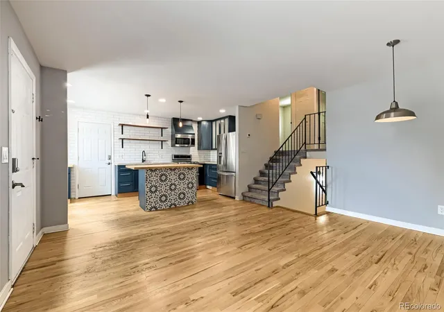 3rd image of 20765 E Buchanan Dr, Aurora, CO 80011 | MLS# 7881814
