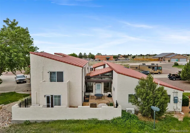 Homes for sale in Pueblo, CO | 817 E Clarion Dr, Pueblo, CO 81007 | MLS# 4469445
