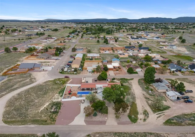 Homes for sale in Pueblo, CO | 817 E Clarion Dr, Pueblo, CO 81007 | MLS# 4469445