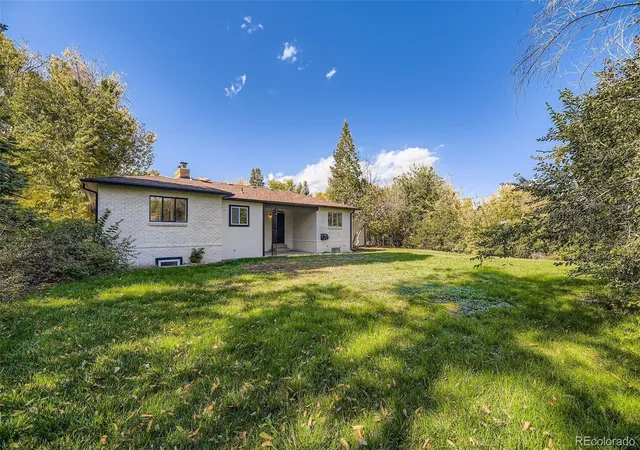 Photo 2 of Single family home for sale at 10 Allison St, Lakewood, CO 80226 | MLS# 6115964 | Listing updated on 2026-09-01