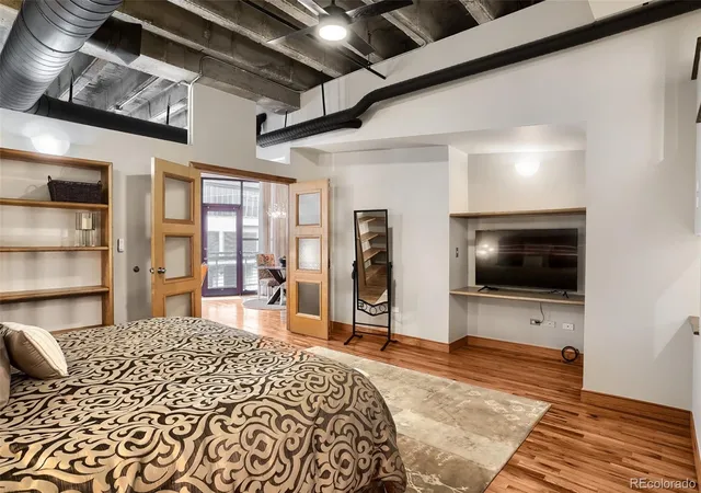 2nd image of 1020 15Th St, Denver, CO 80202