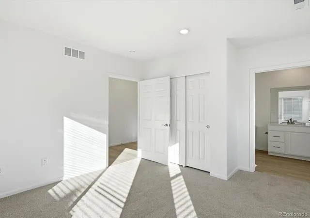 Photo 4 of Townhouse for sale at 4694 Cloudburst Ln, Morrison, CO 80465 | MLS# 9664390 | Listing updated on 2026-09-29