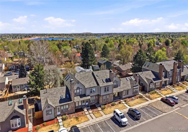 Listing Photo 2 - Condo for sale in building located at 16921 E Chenango Ave, Aurora, CO 80015 - Unit #C