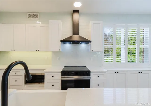 Photo 3 of Condo for sale at 2609 Emporia Ct, Denver, CO 80238 | MLS# 9222132 | Listing updated on 2026-09-20
