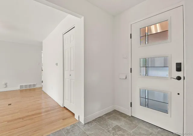 4th image of 691 S Holly St, Denver, CO 80246 | MLS# 4656255
