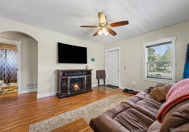 4th image of 1540 Tamarac St, Denver, CO 80220 | MLS# 4848850