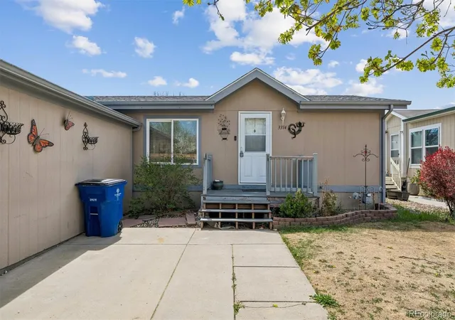 Photo 2 of Manufactured home for sale at 3314 Trl Ridge, Longmont, CO 80504 | MLS# 1583699 | Listing updated on 2026-09-14