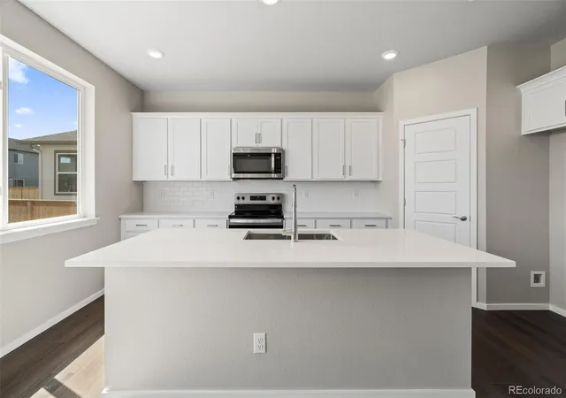 4th image of 2732 Mosker St, Strasburg, CO 80136 | MLS# 8161858