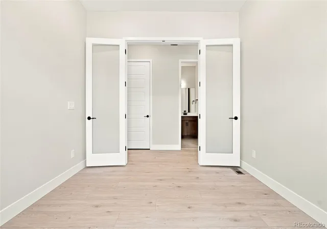 4th image of 8867 S Riviera Ct, Aurora, CO 80016 | MLS# 9227106