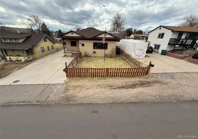 Photo 2 of Single family home for sale at 1651 Routt St, Lakewood, CO 80215 | MLS# 1939054 | Listing updated on 2026-08-31