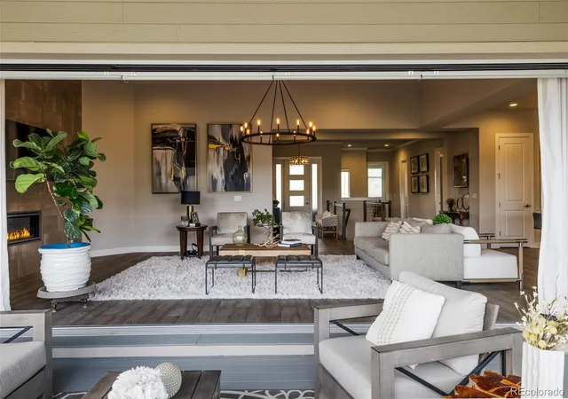 2nd image of 27681 E Lakeview Dr, Aurora, CO 80016 | MLS# 3184950