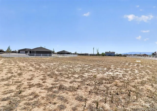 Homes for sale in Pueblo, CO | 668 E Milt Dr, Pueblo, CO 81007 | MLS# 7864385