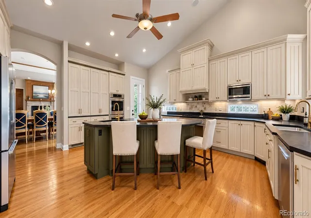 Photo 3 of Mansion for sale at 425 Tam O Shanter Way, Monument, CO 80132 | MLS# 6747104 | Listing updated on 2026-09-04