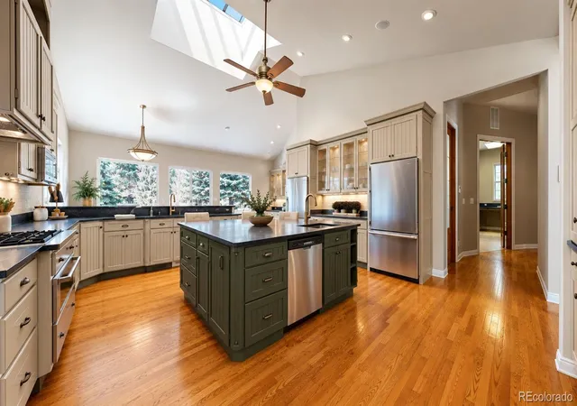 Photo 4 of Single family home for sale at 425 Tam O Shanter Way, Monument, CO 80132 | MLS# 6747104 | Listing updated on 2026-09-04