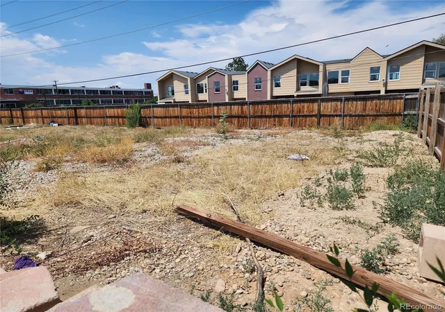 1st image of 1392 Akron St, Aurora, CO 80010 | MLS# 8152245