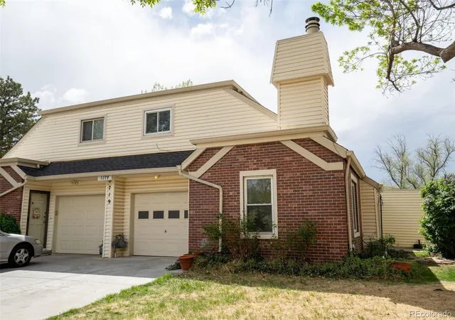 Townhouse for sale at 1719 S Lee St #D, Lakewood, CO 80232 | MLS# 2338886